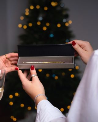 ✨ Rozświetl nowy rok srebrną biżuterią ✨ Nowy rok, nowy blask! Odkryj ponadczasową elegancję. 💎 35% rabatu na srebrną...